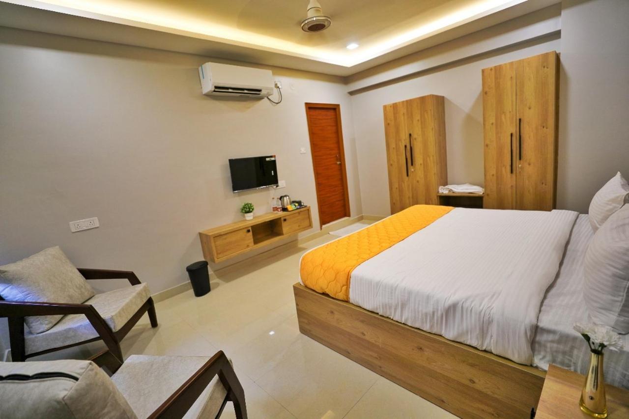 Hotel Ceasta, Beside Us Consulate Hyderabad, Gachibowli Gundipet 外观 照片