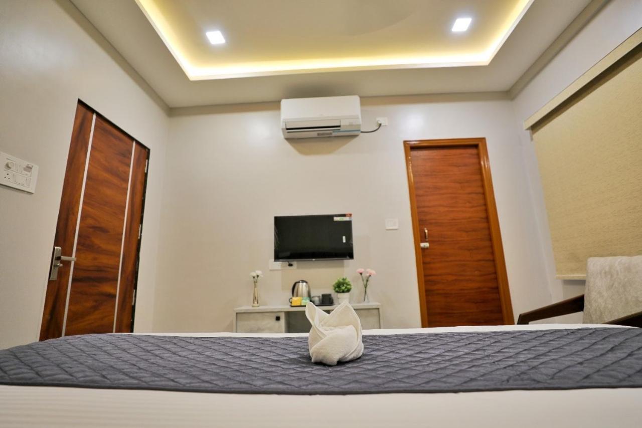 Hotel Ceasta, Beside Us Consulate Hyderabad, Gachibowli Gundipet 外观 照片