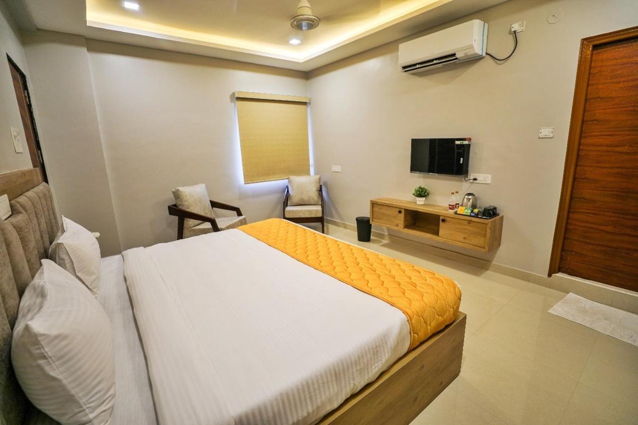 Hotel Ceasta, Beside Us Consulate Hyderabad, Gachibowli Gundipet 外观 照片