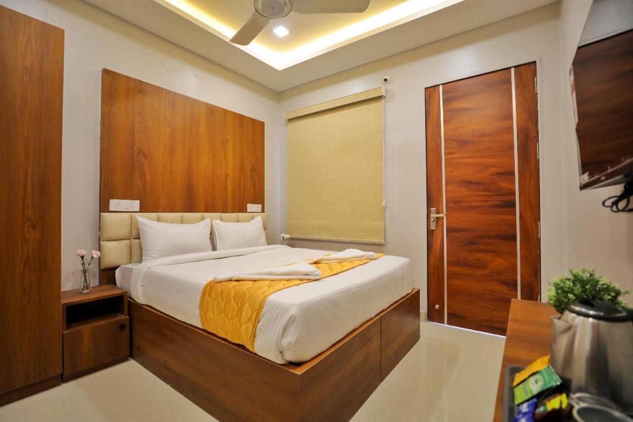 Hotel Ceasta, Beside Us Consulate Hyderabad, Gachibowli Gundipet 外观 照片