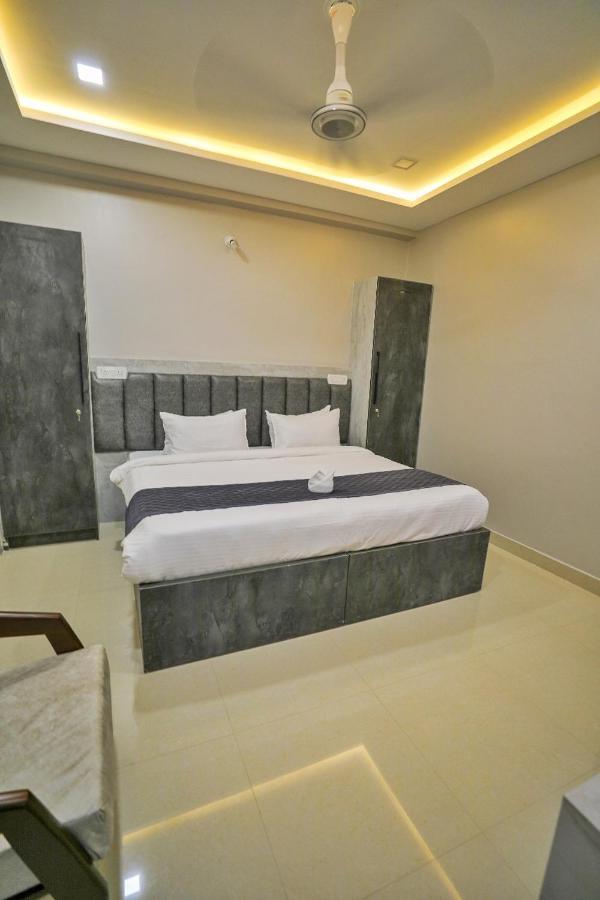 Hotel Ceasta, Beside Us Consulate Hyderabad, Gachibowli Gundipet 外观 照片
