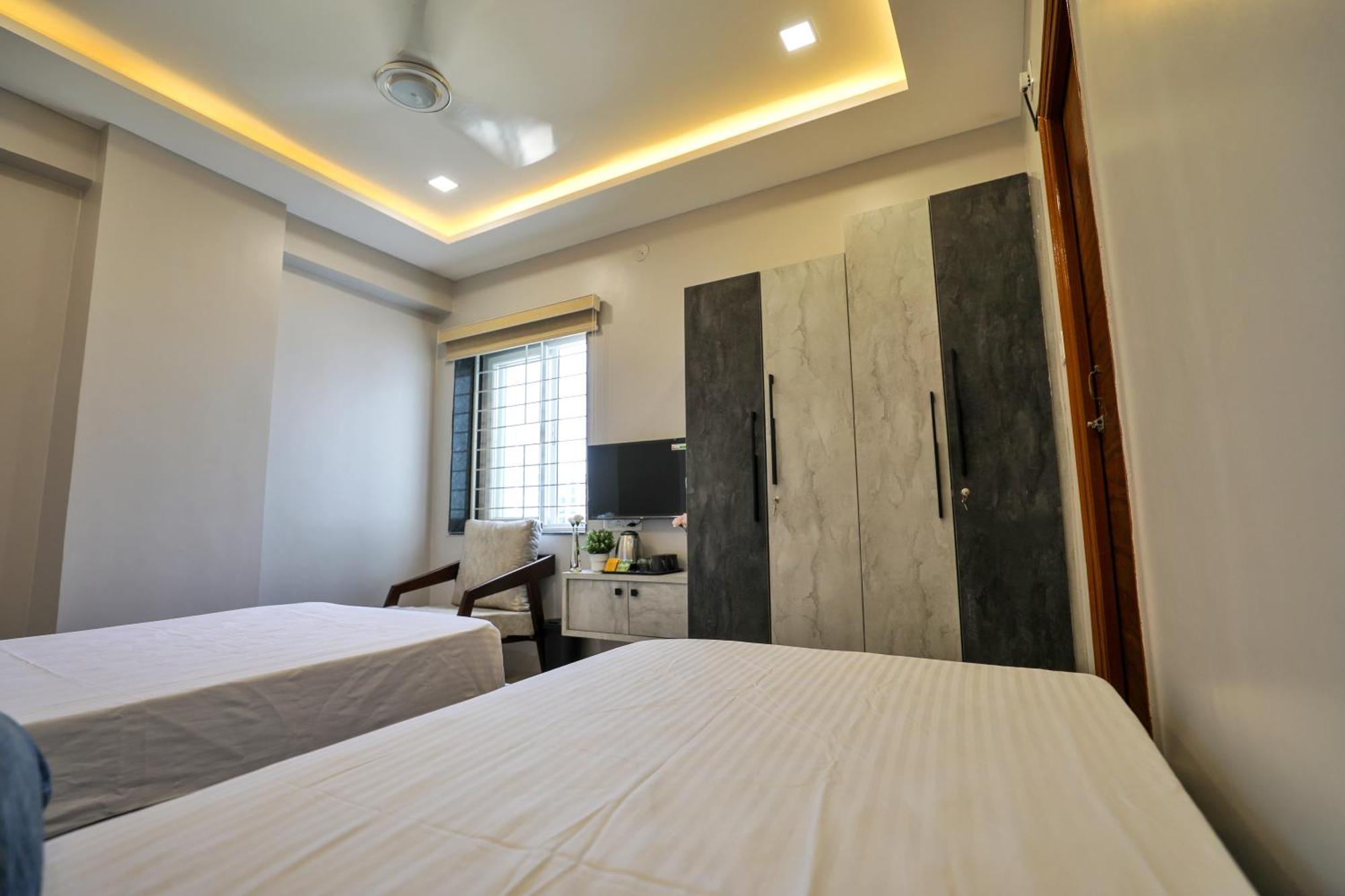 Hotel Ceasta, Beside Us Consulate Hyderabad, Gachibowli Gundipet 外观 照片
